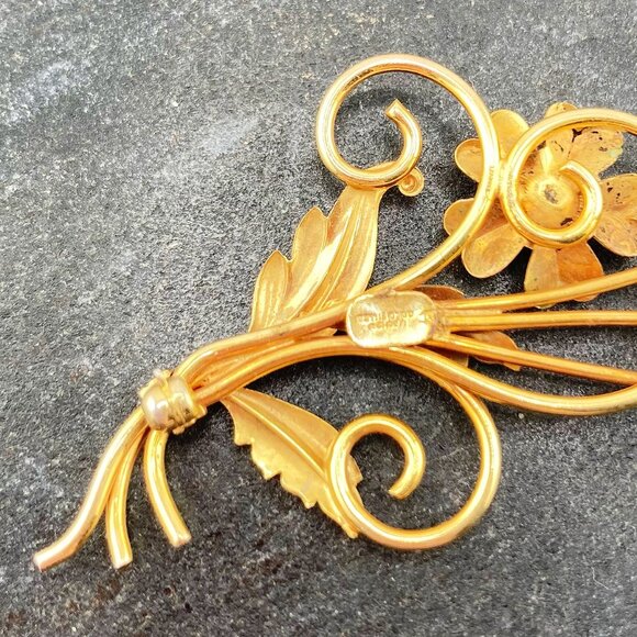 VINTAGE Gold-filled flower brooch with dark blue rhinestones ~ 1950s daisy pin - Picture 8 of 10